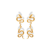 Aretes largos con serpientes grandes vista frontal